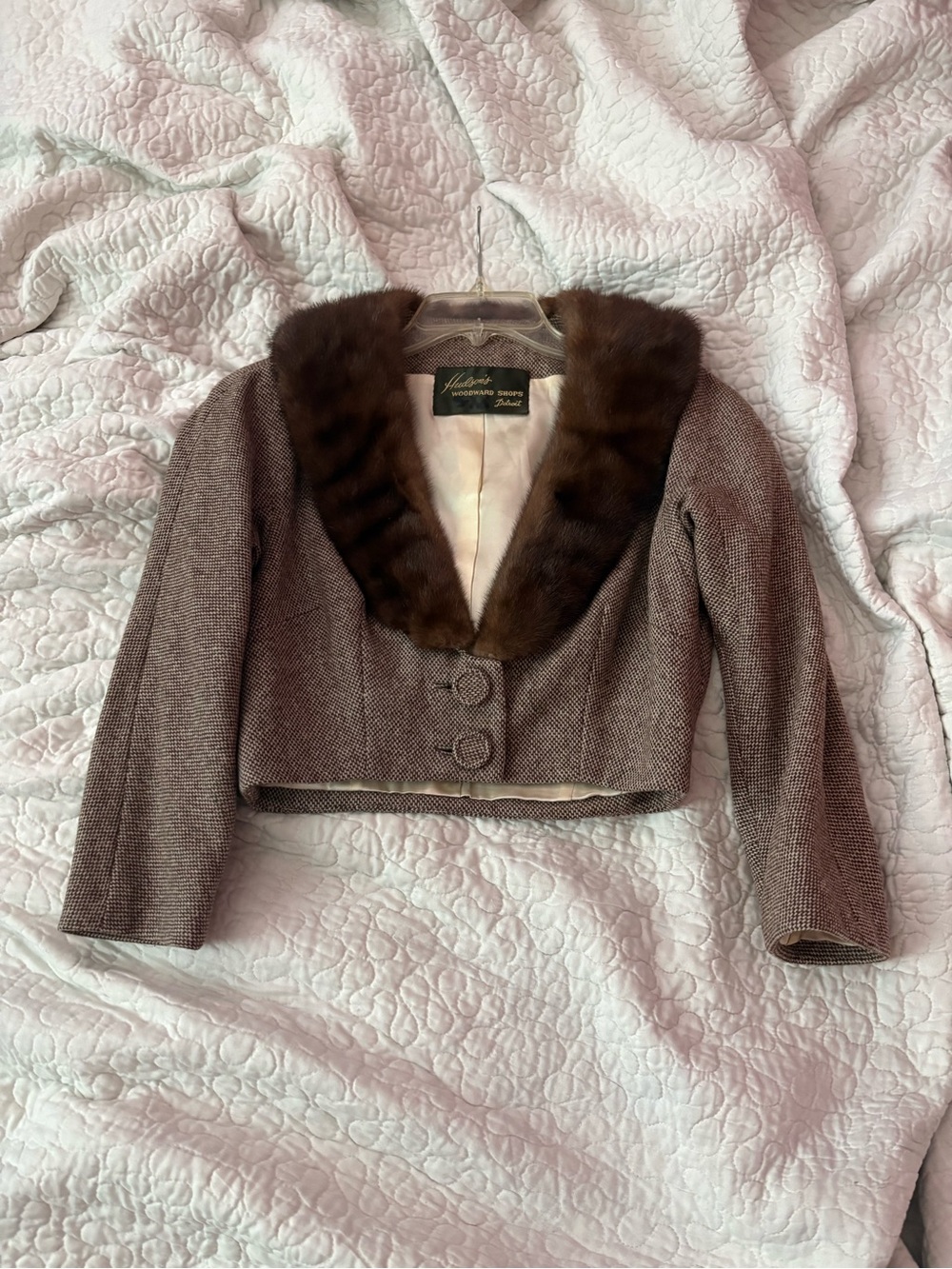 True vintage Hudson’s Brown Cropped Blazer with Fur Collar